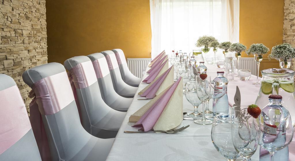 Hotel Polo プレショフ エクステリア 写真